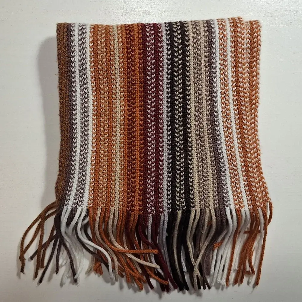 Halsduk brun svart röd vit